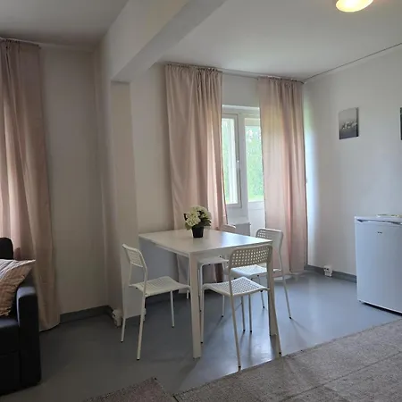 Kyyveden Kartano Kehaekukka 18 *